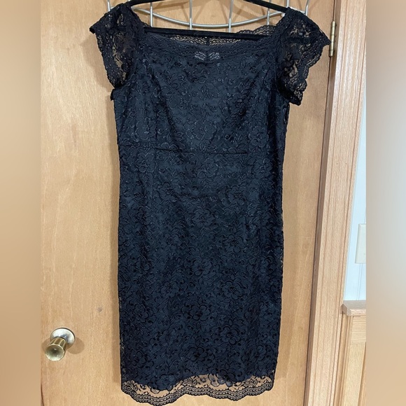 WORTHINGTON- Little black lace overlay dress - Picture 2 of 5
